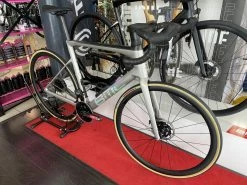 BMC Teammachine SLR01 Four Force AXS Vélo De Course 2023 -VTT complets Magasin de vente bmc teammachine slr01 four force axs velo de course 2023 2