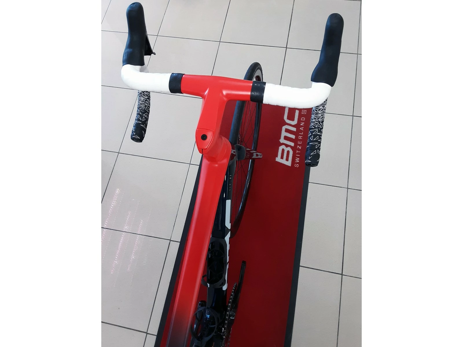 BMC Teammachine SLR01 One Dura-Ace Di2 Disc 12v Vélo De Course 2022 11 BMC Teammachine SLR01 One Dura-Ace Di2 Disc 12v Vélo De Course 2022 – Image 11