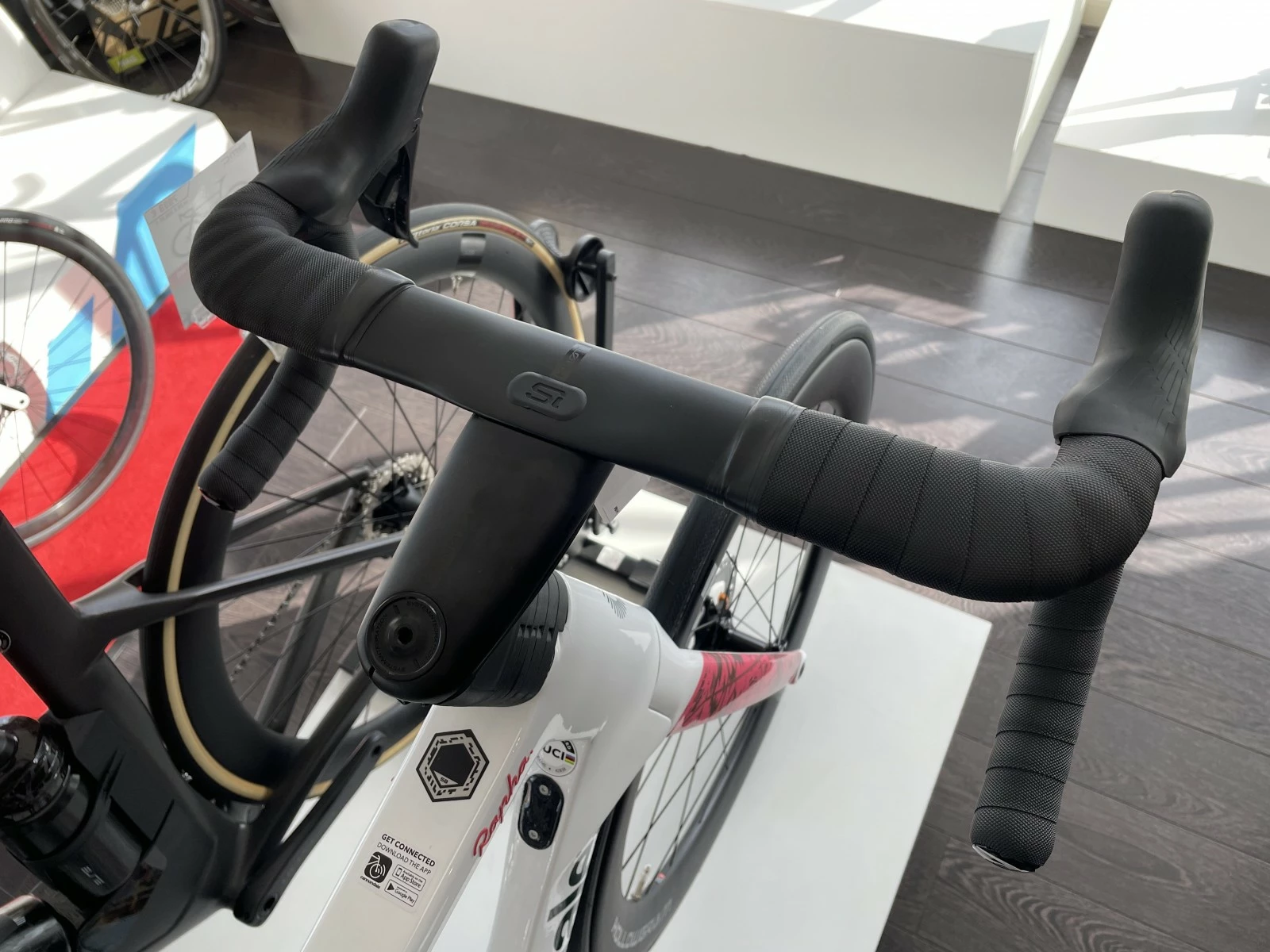 CANNONDALE SystemSix Hi-Mod Carbon Ultegra Di2 Replica Education First 2023 3 CANNONDALE SystemSix Hi-Mod Carbon Ultegra Di2 Replica Education First 2023 – Image 3