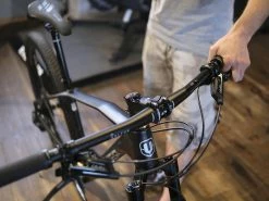 MONDRAKER Chrono VTT Black Silver 2022 -VTT complets Magasin de vente mondraker chrono vtt cross country 2022 black silver 6