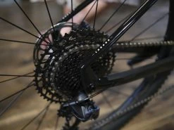 MONDRAKER Chrono VTT Black Silver 2022 -VTT complets Magasin de vente mondraker chrono vtt cross country 2022 black silver 8