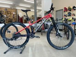 MONDRAKER Foxy R VTT All-Mountain Deep Purple / Flame Red 2022 -VTT complets Magasin de vente mondraker foxy r vtt all mountain deep purple flame red 2022 3